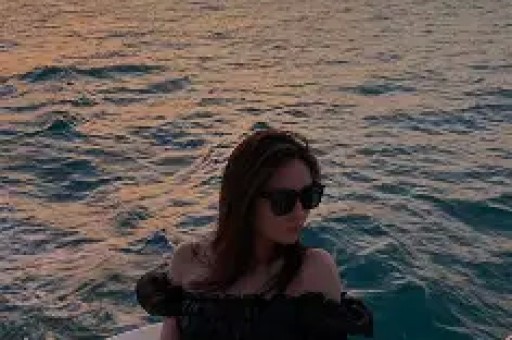 美顶流纯神演穿普拉达的女王2被删光!秀身体黑历史太多 美顶流纯神演穿普拉达的女王2被删光!秀身体黑历史太多