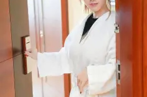 陪睡陪玩只是皮毛继杨玉梅后向佐再曝潜规则关晓彤都遭了殃