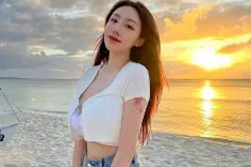 女星超大牌排场惹热议与男助理亲密举动引全网吵翻