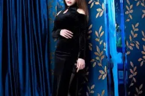 曝叶祖新恋情！带美女与友人聚餐拍打女友臀部很亲密早已同居