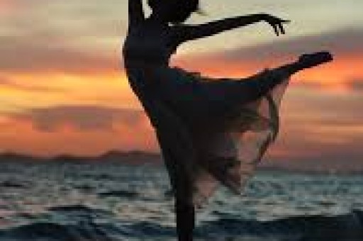 香港知名男星将复出因丑闻遭封杀多年四处欠债不还形象崩坏