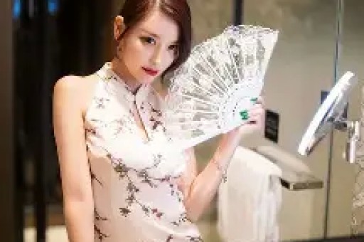 易易紫曝明星翻红后会耍大牌:红了之后就会耍大牌身边有很多 易易紫曝明星翻红后会耍大牌:红了之后就会耍大牌身边有很多