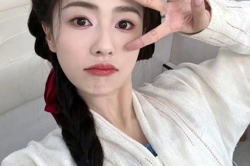 一手好牌打稀碎 三料影后马苏 被黑人驮肩 帮闺蜜撒谎 终究自断前程